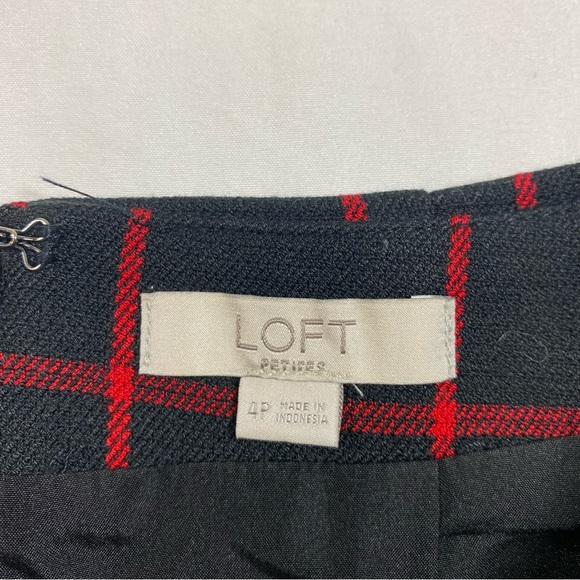 Loft Window Pane Check Skirt Mini Skirt Frontal 8 Big Buttons Black red stripes - Picture 2 of 12
